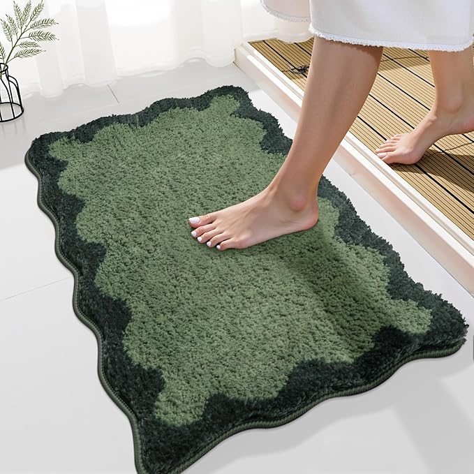 Uphome Bath Mats for Bathroom, Cute Green Absorbent Bathroom Rug Non Slip, 18x26 Soft Scalloped Machine Washable Shaggy Microfiber Bathroom Mat for Shower, Floor, Tub, Sink