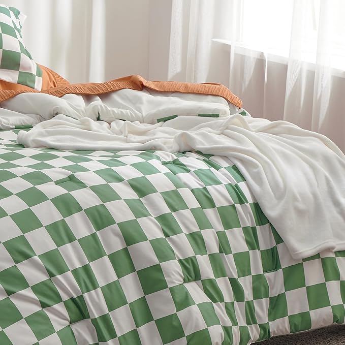 Bedsure Twin/Twin XL Comforter Set - Twin Extra Long Comforter Set, Checkered Dorm Bedding for Boys, 2 Pieces, 1 Soft Green Comforter and 1 Pillow Sham