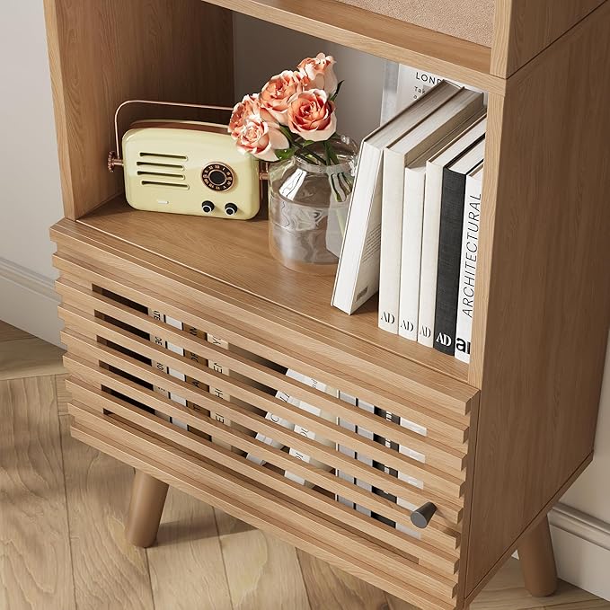 Small Bookcase, 43" H Open Shelf Cube Bookshelf with Slatted Door, Mid-Century Bookcase with 3 Cubes, Open Shelves Display Storage Cabinet for Living Room, Home Office, Oak