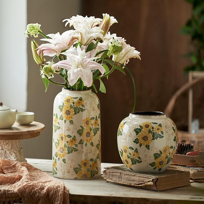 Vintage Round Pastoral Vase, 6.7 inch Yellow and Beige Sunflower Rustic Farmhouse Antique Ceramic Floral Vases, Retro Ice Cracked Chinoiserie Vase for Home Decor Living Room Bookshelf