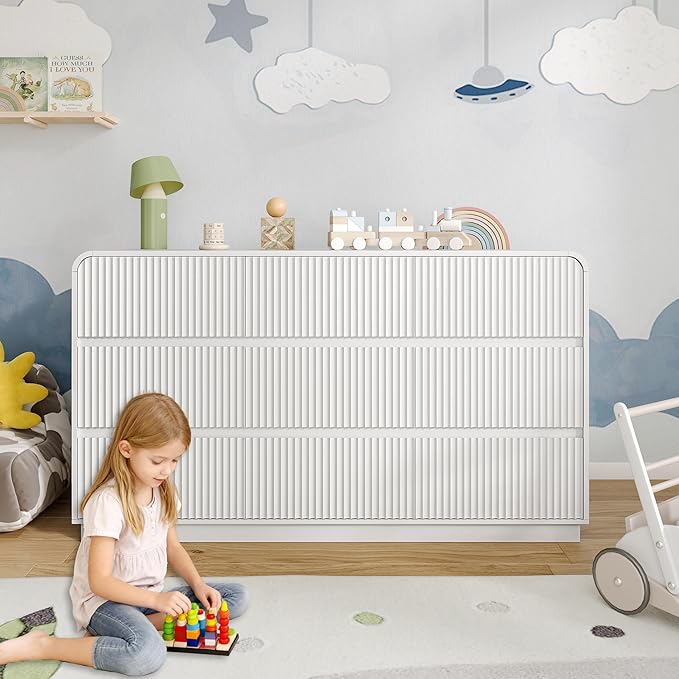 Dresser for Bedroom with 9 Drawers, Fluted Chest of Drawers with Round Curved Corner, Hidden Handles, Modern Wood Storage Organizer for Bedroom, Nursery, Living Room