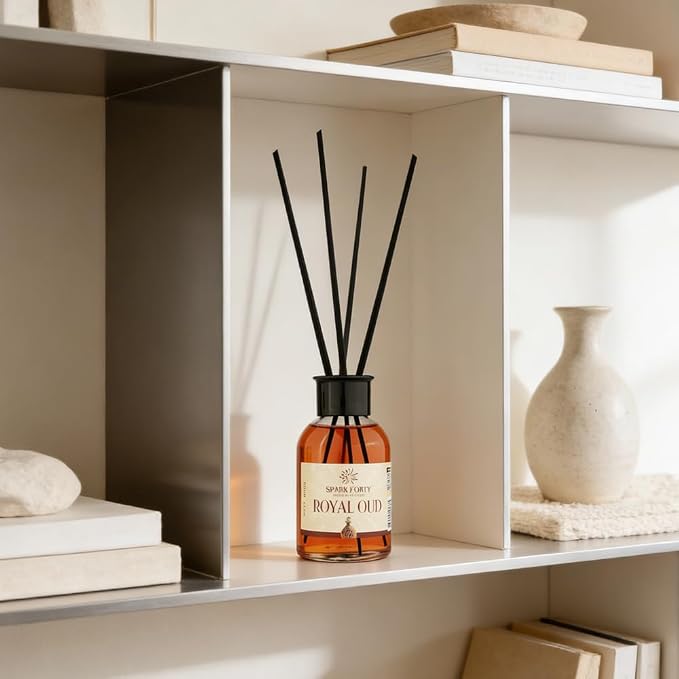 Royal Oud Reed Diffuser Home Fragrance, Luxury Glass Bottle 110ml Scent, Warm Spicy Amber & Patchouli Long-Lasting Home Decor Gift