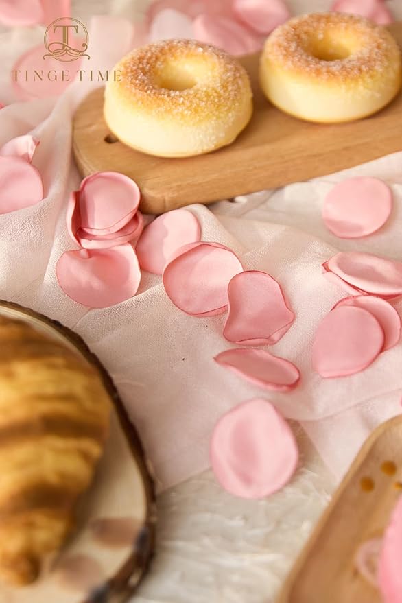 TINGE TIME 200pcs Rose Petals and Fake Roses Artificial Flowers for Wedding Decor, Bridal Shower, Party Decoration - Silk Flower Petals Bulk Pack (Dusty Pink)