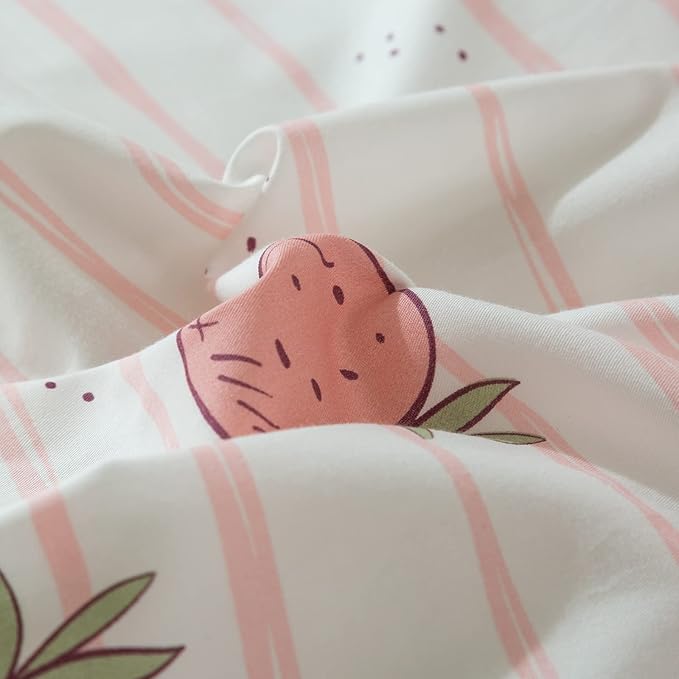 LifeTB Pink Strawberry Duvet Cover Kids Girl Kawaii Print Bedding Set Queen 1 Duvet Cover with 2 Pillowcases Cotton Strawberry Comforter Cover Lovely Soft Full Bedding Set with Zipper and Corner Ties