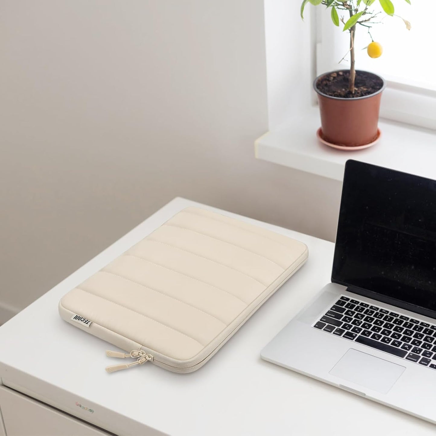 TECOOL Laptop Sleeve - 13.3 Inch Protective Case for MacBook Air & Pro | Stylish Beige Design
