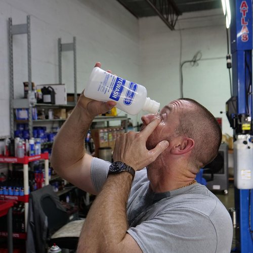 PhysiciansCare Eye Wash Solution - Sterile Isotonic Buffered Flushing & Irrigation, 32 oz Bottle