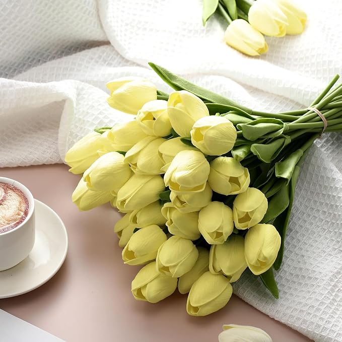 Janinka 100pcs Artificial Tulip Flowers Fake PU Tulips Faux Latex Bouquet Flower Centerpieces Arrangement Floral for Mother Day Wedding Spring Decorations (Light Yellow)