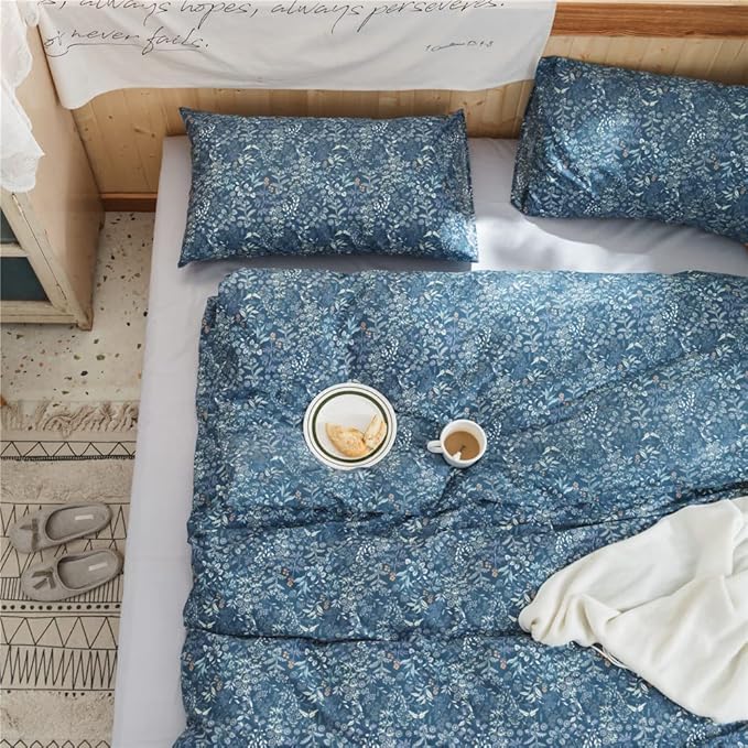 VM VOUGEMARKET Blue Floral Comforter Set Full,Cottagecore Cute Aesthetic Flowers Comforter with 2 Pillowcases,Fluffy Lightweight Bedding Set for Girls Women