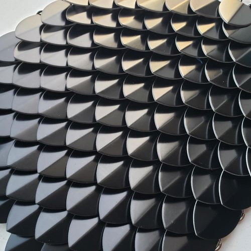 Skiennix 500pcs Large Anodized Aluminum Loose Scales - Black Dragon Scales for Scalemail Armor & Jewelry