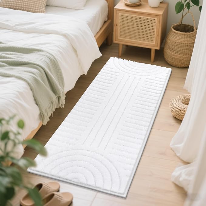 SHACOS Super Soft Bathroom Runner Rugs 24"x60" Non Slip Boho Bath Rugs Microfiber Absorbent Bath Mats for Bathtub Machine Washable Shaggy Carpet for Shower Floor Home Decor, White 2' x 5'