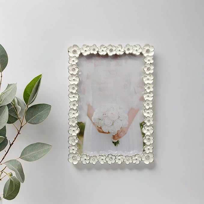 Vintage Floral Metal 4X6 Picture Frame with Enamel Finis Glass Front - Ornate Antique White Flowers Photo Frame Tabletop/Wall Display Gifts for Women Wedding