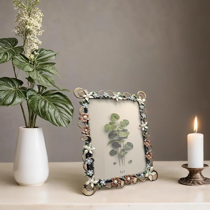 Vintage 4X6 Floral Picture Frames Luxury Unique Ornate Antique Metal Photo Frame of HD Glass for Tabletop/Wall Display Wedding Gifts for Women (Retro White Lace)