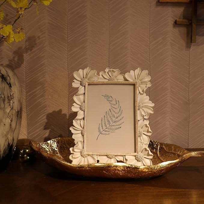 5x7 Vintage Picture Frame, Antique White Ornate Photo Frame, for Tabletop and Wall Display, Decorative Floral Design Retro Home Decor, Old Fashioned Photo Gallery Art