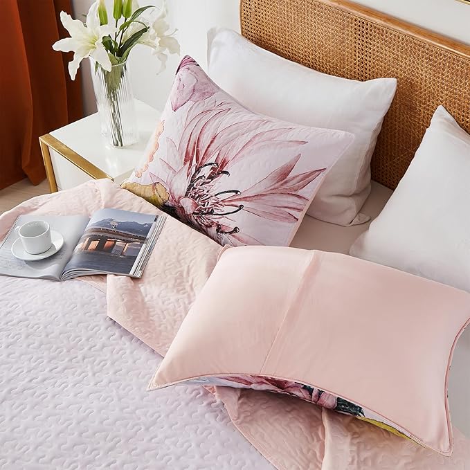 Yogeneg Full Queen Size Quilt Set,Elegant Floral Botanical Pattern Pink Bedding Set,3 Piece Lightweight Soft Summer Bedspread Coverlet with 2 PIillow Sham for All Season(Blush Floral,90"x96")