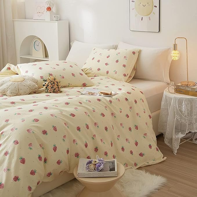 Cute Girls Strawberry Comforter Set Twin XL Fluffy Soft Kawaii Comforter Strawberry Fruit Bedding Comforter for Kids Teens Strawberry Printed Comforter Toddler Children Comfy Twin XL Comforter Set