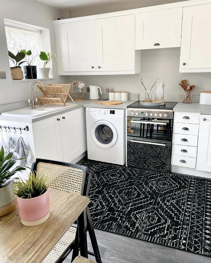 Wonnitar Moroccan Washable Area Rug 5x7, Black Large Rug for Living Room, Non-Slip Boho Bedroom Throw Mat, Low Pile Stain Resistant Geometric Floor Carpet for Dining Table Kitchen Dorm (Black,5'x7')