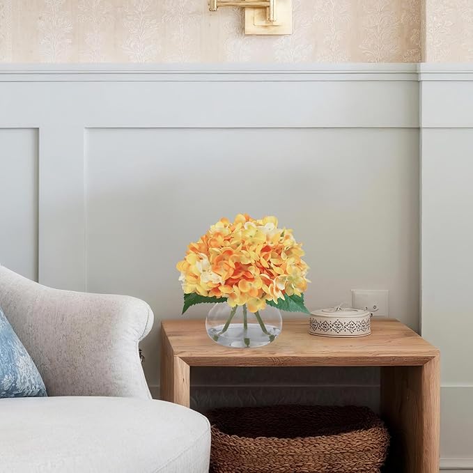 Hydrangea Artificial Flowers in Glass Vase, Orange Silk Fake Flowers Silk Centerpiece Table Decorations for Dining Room， Coffee Table Decor，Wedding, Home with Faux Water Decor（Orange）