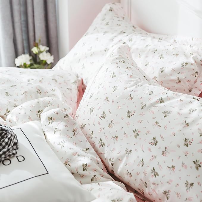 VM VOUGEMARKET Floral Comforter Set Full 3 Pcs Vintage White Pink Flower Bed Comforter with 2 Pillowcases All Season Soft & Lightweight Comforter Set for Girls Women 80"x90"