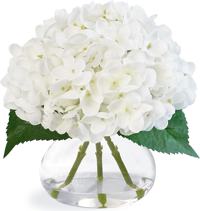 Hydrangea Artificial Flowers in Glass Vase, White Silk Fake Flowers Silk Centerpiece Table Decorations for Dining Room， Coffee Table Decor，Wedding, Home with Faux Water Decor（White）