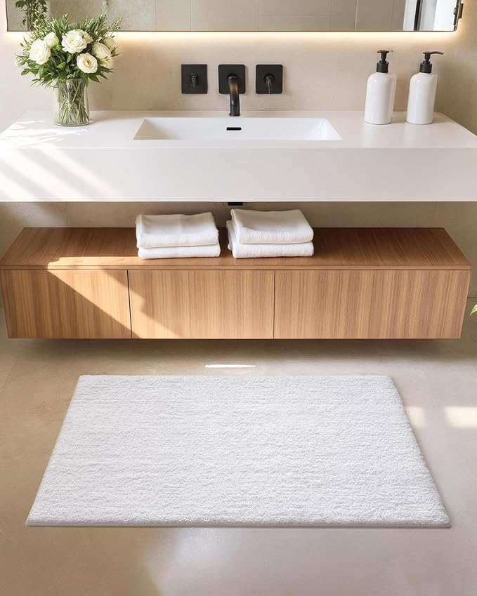 Color&Geometry White Bathroom Rugs, 24"x43" Non Slip Bath Runner Rug, Absorbent, Soft, Washable, Microfiber Bath Mat Bathroom Carpet