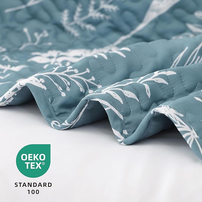 JANZAA Twin Quilt Mineral Blue Quilt Bed Spread Boho Quilt with Floral Pattern Microfiber Quilts Set 2 Pieces Lightweight Comforter Reversible Bedding Set, 1Quilt 66x90 inches,1 Pillowcase