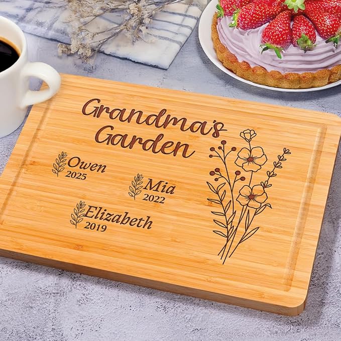Personalized Cutting Board for Mom & Grandma – Custom Engraved Kitchen Gift with Kids’ or Grandkids’ Names | Perfect Christmas, Birthday, or Mother’s Day Gift for Mom and Grandma