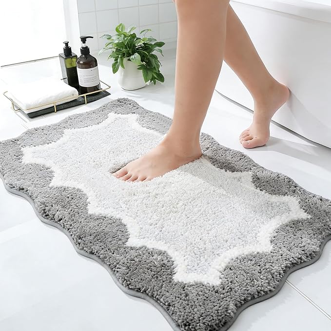 Scalloped Grey Bathroom Rugs Mat,Non Slip Absorbent Quick Dry Bath Mats for Shower Room,Plush Microfiber Bath Mats for Bathroom Floor Washable Carpet for Shower Tub Sink Bedroom,20"x32"