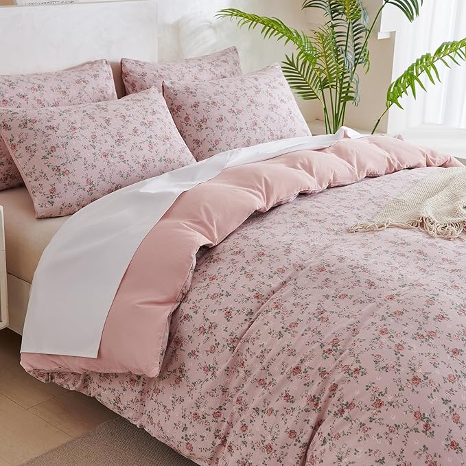 Queen Size Comforter Set Floral 3 Pieces Soft Chic Seersucker Garden Style Pink Flower Print Botanical Comforter for All Seasons Luxury Warmth Comfy Breathable with 2 Pillowcases