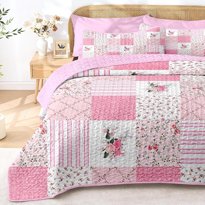 Quilt Set Full/Queen Size, Pink Patchwork Flowers 3 Pcs Soft Bed Cover Bedding Set, Garden Floral Lightweight Bedspread Coverlet with 2 Pillow Sham for All Season