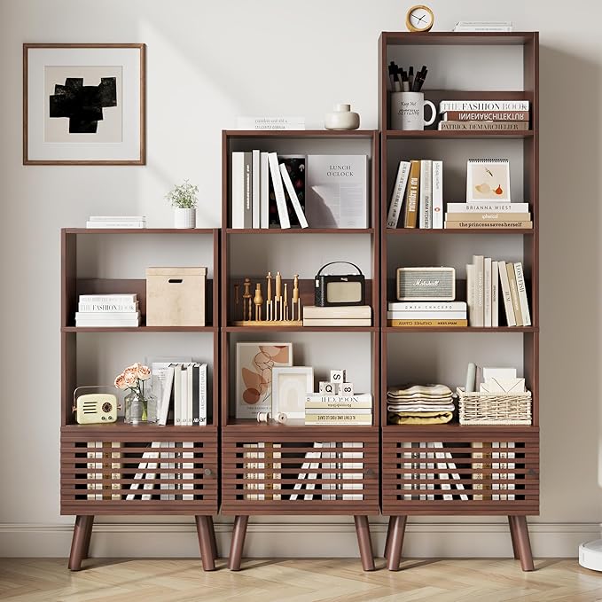 Small Bookcase, 43" H Open Shelf Cube Bookshelf with Slatted Door, Mid-Century Bookcase with 3 Cubes, Open Shelves Display Storage Cabinet for Living Room, Home Office, Walnut