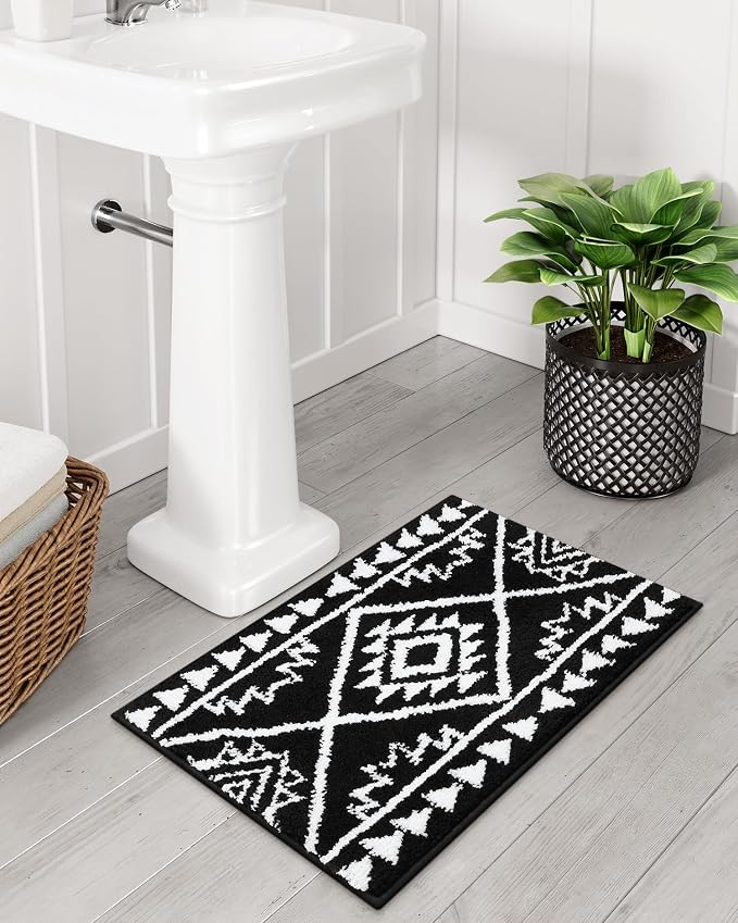 Uphome Boho Bathroom Rugs Black Tribal Bath Mat Western Non-Slip Absorbent Bath Rug Plush Soft Farmhouse Geometric Bathroom Floor Mat for Shower Toilet Tub, 18x26 inch
