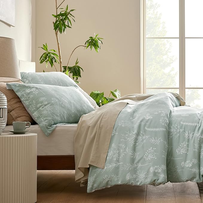 Bedsure Duvet Cover Full Size - Reversible Sage Green Full Duvet Cover Set with Zipper Closure, 3 Pieces Cute Floral Patterned Bedding Set with 8 Corner Ties and 2 Pillow Shams