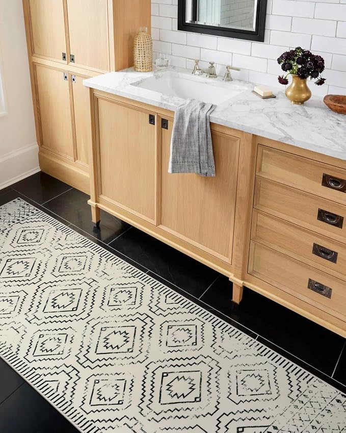 Wonnitar Moroccan Runner Rug, Washable 2'6"x8' Kitchen Runner Rug, Geometric White Hallway Bathroom Rug Runner, Non-Slip Long Boho Tribal Accent Floor Carpet for Bedroom Laundry (Beige,2'6"x8')