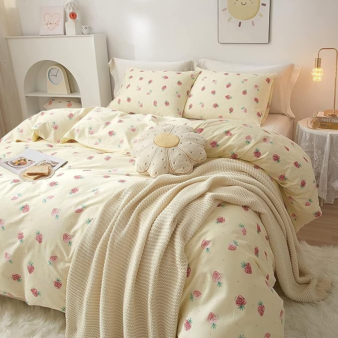 LifeTB Cute Strawberry Duvet Cover Queen 3 Pieces Strawberry Bedding Set Kawaii Bedroom Decor 100% Cotton Comforter Cover Kids Teen Girls Fruit Bedding Duvet Cover with 2 Pillowcases, Cream White
