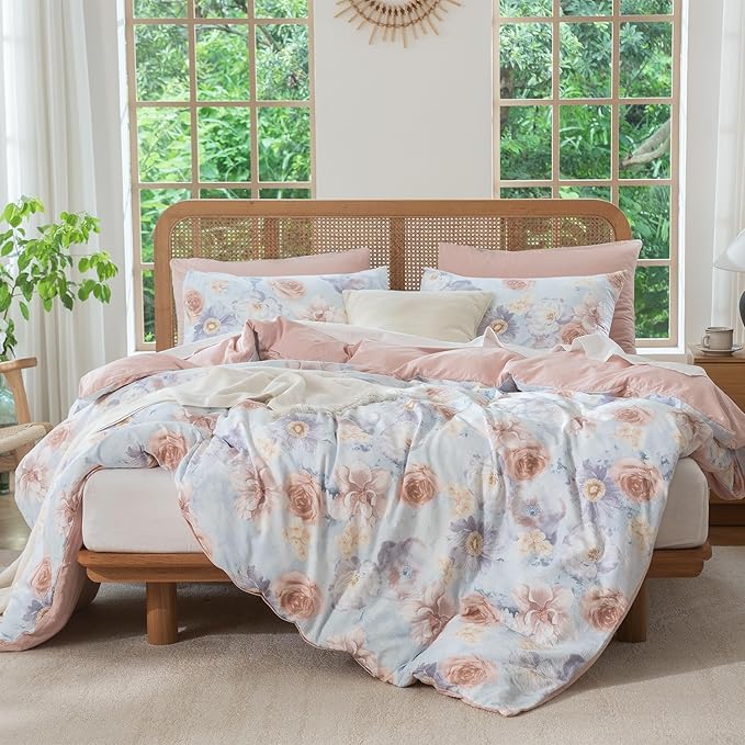 Queen Size Comforter Floral 3 Pieces Soft Chic Crinkle Gauze Fabric Peony Floral Print Lightweight Botanical Flower Comforter for All Seasons Luxury Warmth Comfy Breathable with 2 Pillowcases