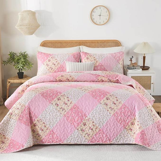 Dinjoy Floral Plaid Patchwork Quilt Set King Size, Reversible Pink Bedding Set Soft Microfiber Lightweight Bedspread Coverlet 3 Piece Fall Autumn Summer Use (110x90 inches)