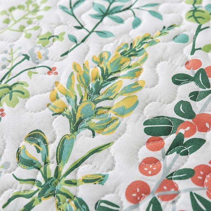 HoneiLife Bedspread Set - California King Quilt, 3-Piece Microfiber Bedspread Set, Green & White Floral Pattern, Extra Large 120x120 Bedding for All Seasons