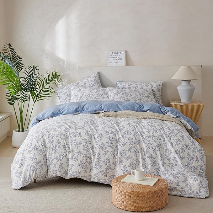 King Comforter Set Floral Soft 3 Pieces Chic Crinkle Gauze Fabric Garden Style Blue Floral Print Botanical Flower Comforter for All Seasons Luxury Warmth Comfy Breathable with 2 Pillowcases