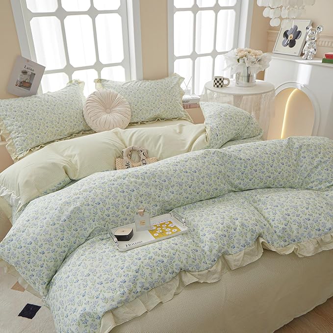 VM VOUGEMARKET Green Ruffle Comforter Set Queen Girls Blue Flower Comforter with 2 Lace Pillow Shams Romantic Cottagecore Bedding Set for All Seasons(3pcs,Queen)