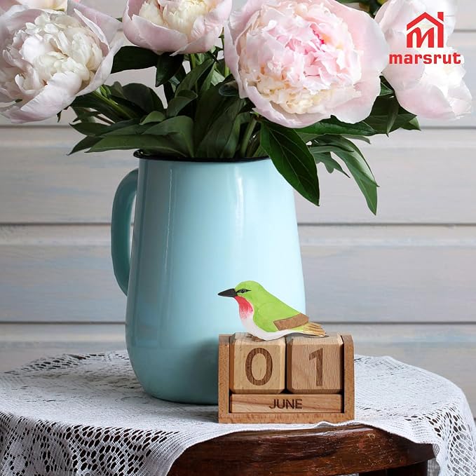 Wooden Hummingbird Figurine, Hand-Carved Ruby-Throated Green Miniature Bird Sculpture, Wooden Mini Handmade Ornament, Small Wildlife Nature-Inspired Rustic Art Collectible for Gift, Home, Garden Decor