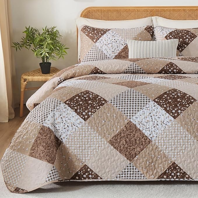 Dinjoy Brown Quilt Set Queen Size, Reversible Floral Plaid Patchwork Pattern Bedding Set Soft Microfiber Lightweight Bedspread Coverlet 3 Piece Spring Summer Use (90x96 inches)