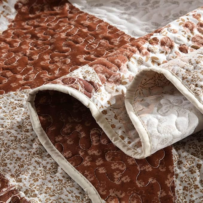 HoneiLife Quilt Set King Size - 3 Piece Microfiber Quilts Reversible Bedspreads Patchwork Coverlets Floral Bedding Set All Season Quilts with Triangle and Floral Print Pattern