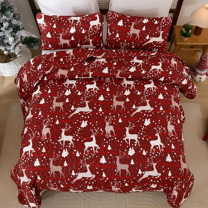 Dinjoy Christmas Quilt King Size with 2 Pillow Shams, Lightweight Bedspread Holiday Red Soft Coverlet Reindeer Pattern Bedspread for All Seasons Bed Cover Home Decor