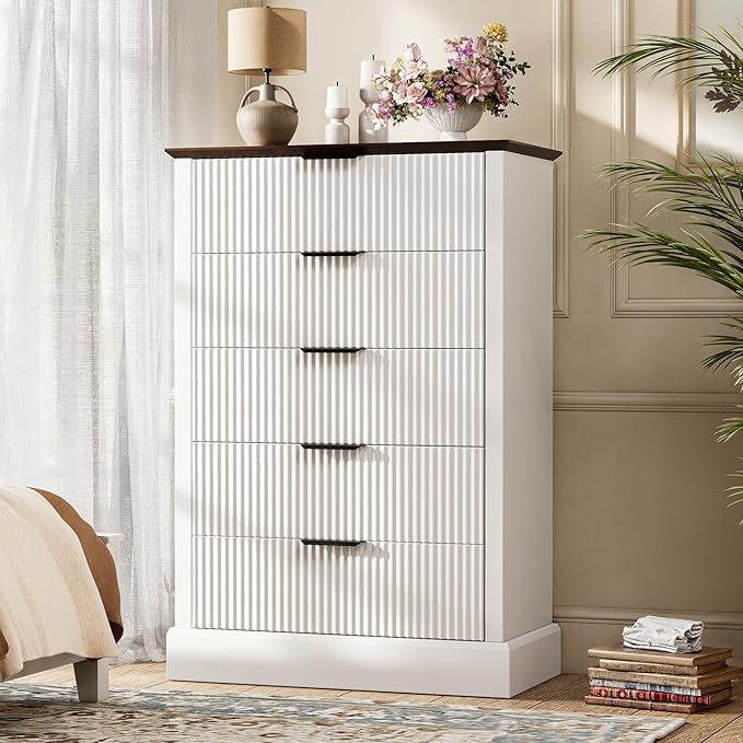 Dresser for Bedroom with 5 Fluted Drawers, 31.5" Wide Chest of Drawers with Mid-Century Design, Wood Dresser for Closet with Metal Handle, White