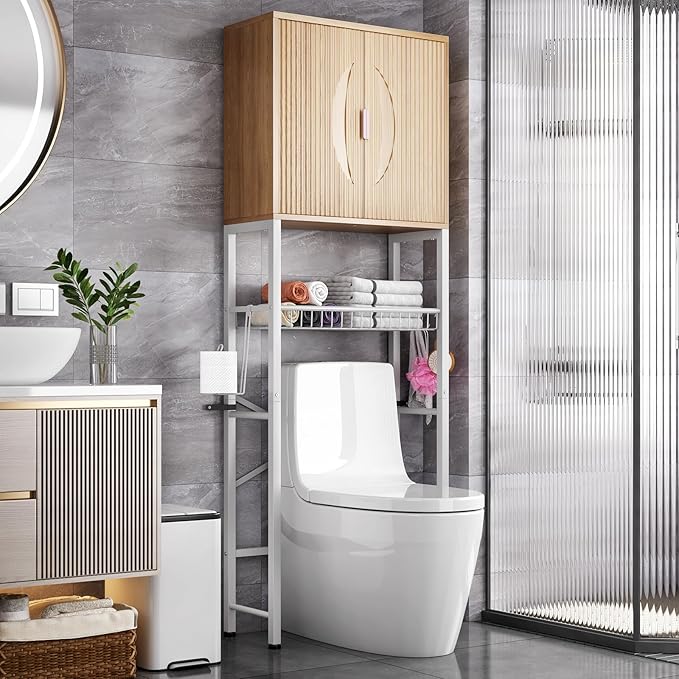 Kalrin Over The Toilet Storage Cabinet with Fluted Wave Doors and Adjustable Shelf, Wood Over Toilet Storage Rack with Drain Basket, Freestanding Bathroom Organizer for Balcony Laundry, Wood & White