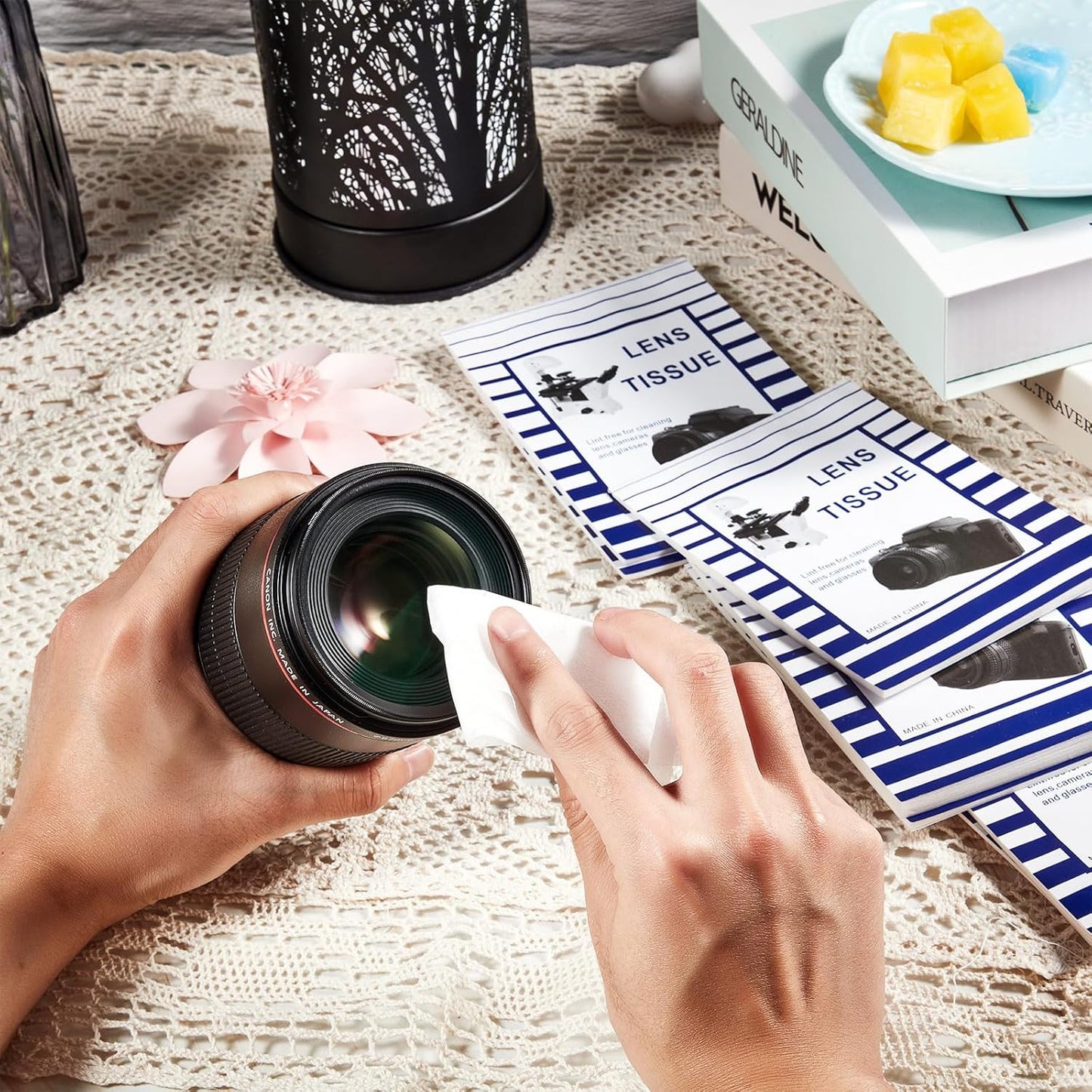 Skiennix Lens Cleaning Paper - 500 Sheets with 2 Double-Sided Cloths for Cameras, Glasses & Screens