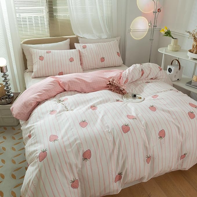 LifeTB Pink Strawberry Duvet Cover Kids Girl Kawaii Print Bedding Set Queen 1 Duvet Cover with 2 Pillowcases Cotton Strawberry Comforter Cover Lovely Soft Full Bedding Set with Zipper and Corner Ties