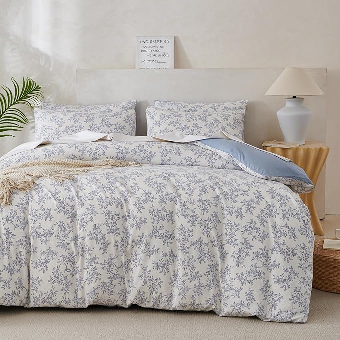 King Comforter Set Floral Soft 3 Pieces Chic Crinkle Gauze Fabric Garden Style Blue Floral Print Botanical Flower Comforter for All Seasons Luxury Warmth Comfy Breathable with 2 Pillowcases