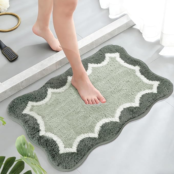 Scalloped Green Small Bathroom Rugs Mat,Non Slip Absorbent Quick Dry Bath Mats for Shower Room,Plush Microfiber Bath Rug for Bathroom Floor Washable Carpet for Shower Tub Sink Bedroom,16"x24"