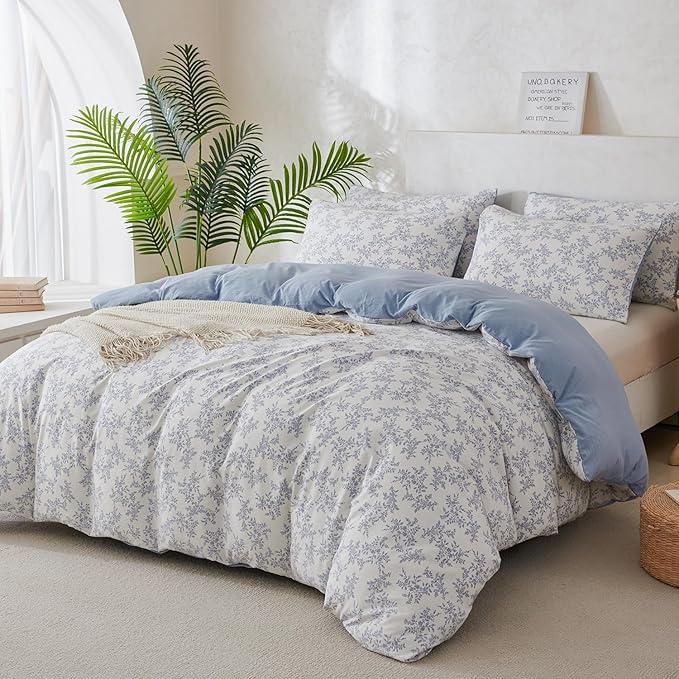 King Comforter Set Floral Soft 3 Pieces Chic Crinkle Gauze Fabric Garden Style Blue Floral Print Botanical Flower Comforter for All Seasons Luxury Warmth Comfy Breathable with 2 Pillowcases